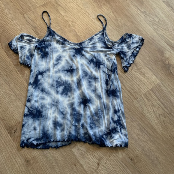 Cold shoulder top - Picture 2 of 3